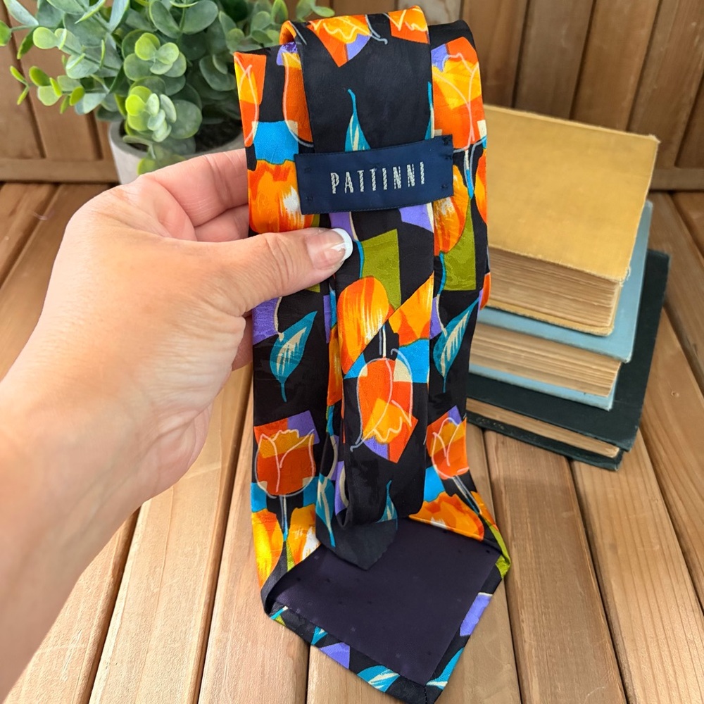 Pattinni 100% Silk Tie Bold Spring Floral Tulip Print Multicolor Italian Necktie - Picture 3 of 7